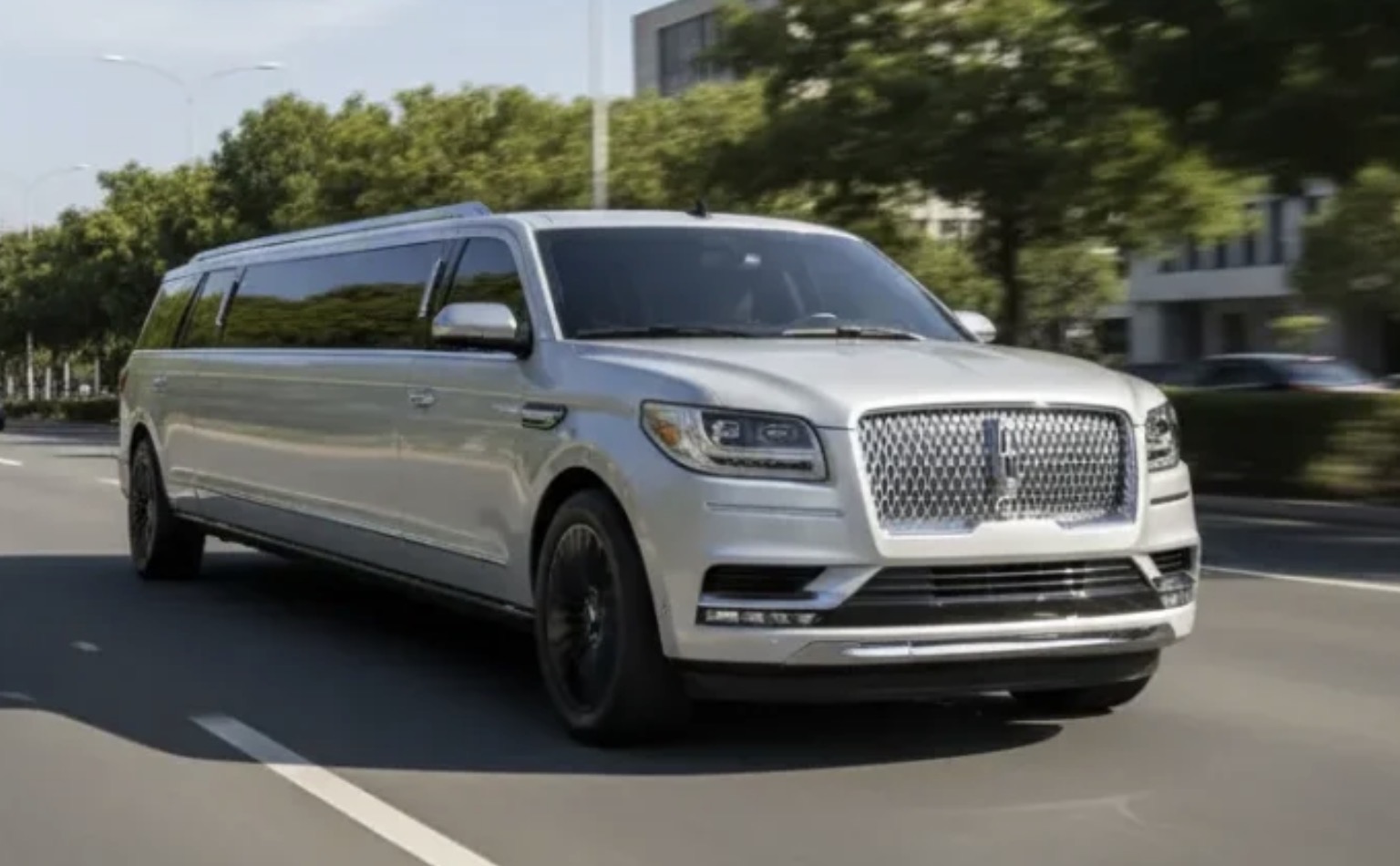 Lincoln Navigator Stretch